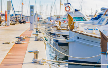 Wall Mural - Hafen Boote Schiffe Yachten Segelboote Anlegestelle