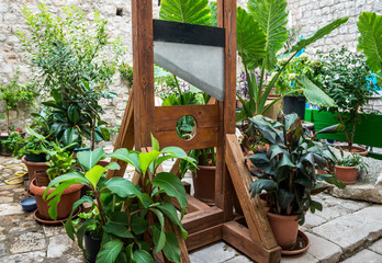 Canvas Print - guillotine in Old Town of Dubrovnik, Croatia