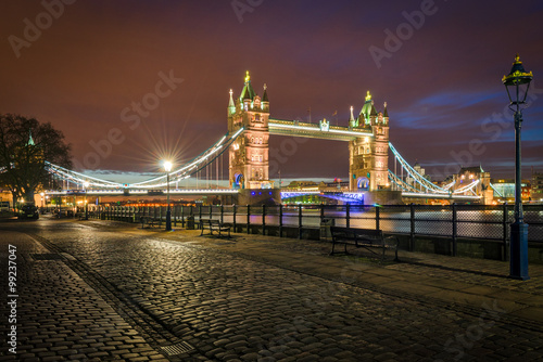 Naklejka - mata magnetyczna na lodówkę Tower Bridge at twilight (London)