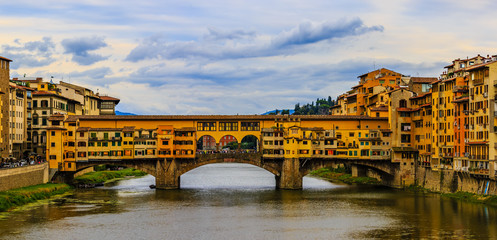 Canvas Print - Beautiful sunset view of bridge Ponte Vecchio, Florence, Italy