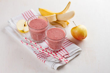 Poster - Apple, berry and banana smoothie (milkshake)