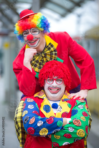 Zwei Lustige Clowns Zum Strassenkarneval Buy This Stock Photo And