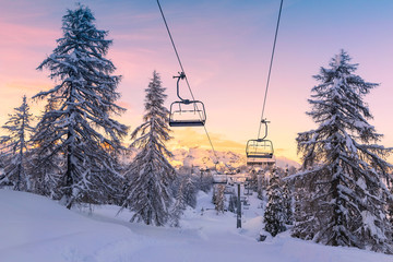 Poster - Winter mountains panorama with ski slopes and ski lifts