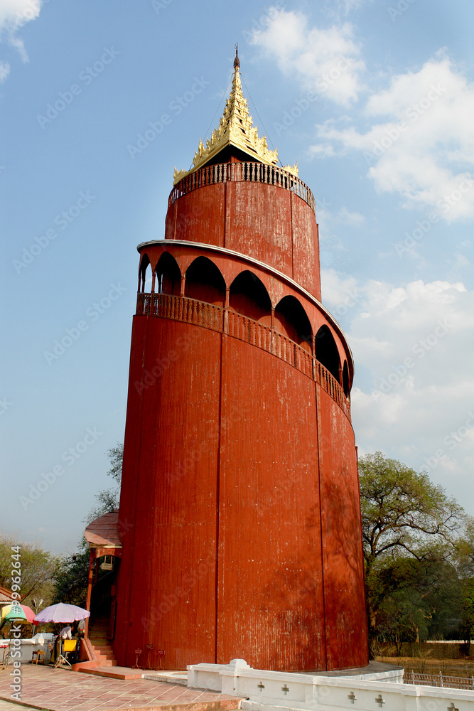 Wieża obserwacyjna w Pałacu Królewskim w Mandalj - obrazy, fototapety, plakaty 