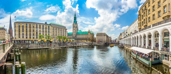 Fototapete - Hamburg city center with town hall and Alster river, Germany