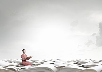 Wall Mural - read to broaden your mind