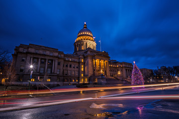 Wall Mural - Idaho state capital building and Cristmas tree night