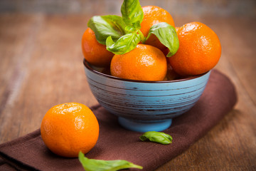 Wall Mural - mandarine with basil