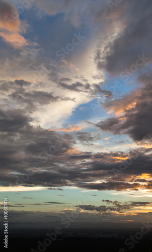 Naklejka dekoracyjna colorful dramatic sky with cloud at sunset