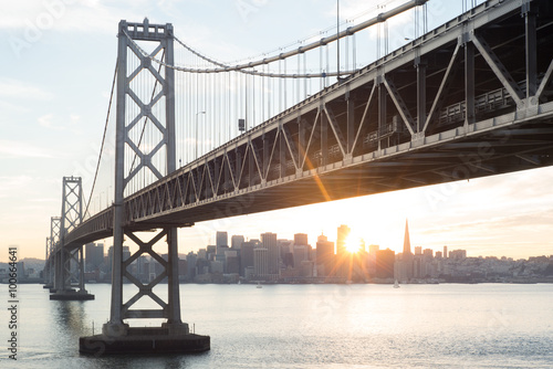 Naklejka na kafelki sunlight bay bridge