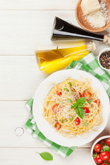 Canvas Print - Spaghetti pasta with tomatoes and basil