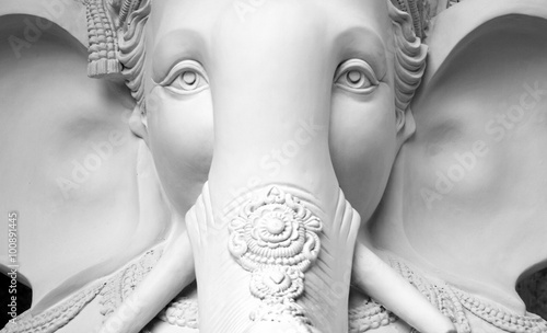 Fotomural Closeup of a Indian Hindu god Ganesha Idol
