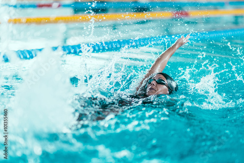 Zdjęcie XXL Piłka pływacka w stylu grzbietowym