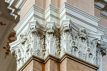 Wall Mural - Beautiful column ornament in church interior