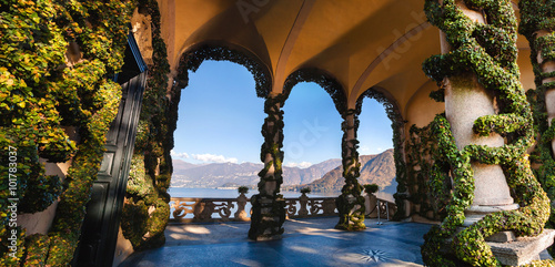 Fotomural The park of Villa Balbianello in Lenno, Lake Como, Italy