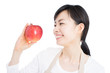 © blanche - りんごを持った女性
