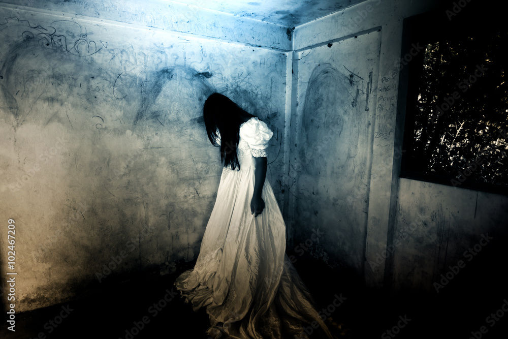 Ghost in Haunted House - obrazy, fototapety, plakaty 