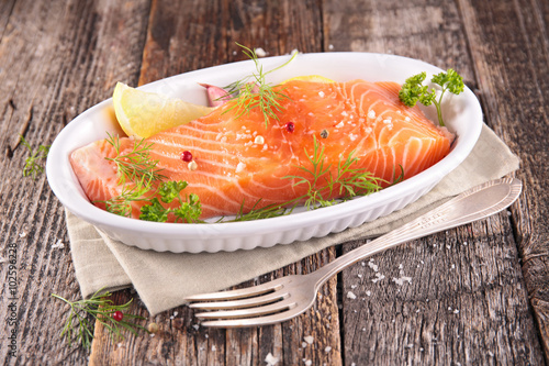 Naklejka - mata magnetyczna na lodówkę salmon with herb and lemon