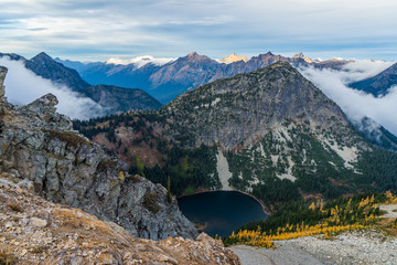 Wall Mural - maple pass loop trail, autumn, north cascades region