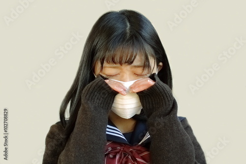 花粉症で目がかゆい女子生徒stock Photo Adobe Stock 花粉症で目がかゆい女子生徒stock Photo Adobe Stock