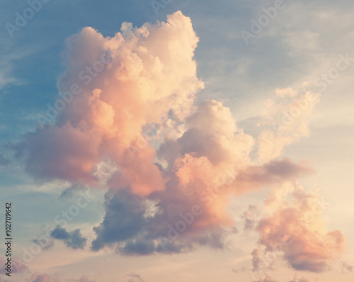 zachod-slonca-przysloniety-chmurami