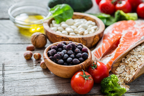 Fotografía Selección de alimentos que son buenos para el corazón
