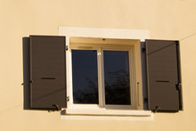Fenêtre PVC Et Volets Aluminium