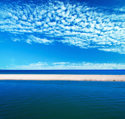 Canvas Print - Beautiful sky and blue ocean