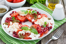 Fresh Salad With Tomatoes, Cottage Cheese, Mint Pesto 