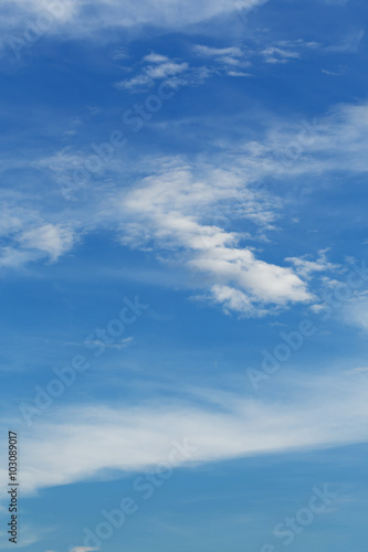 Fototapeta na wymiar cloud on blue sky background