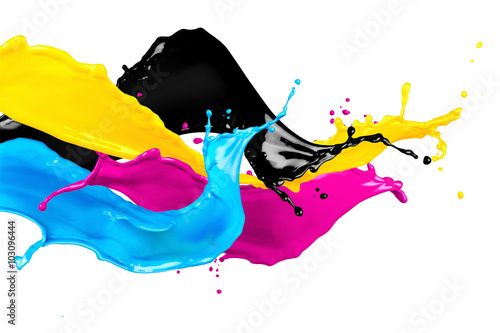 Fotografía Salpicaduras de color CMYK salvaje aislado en el fondo blanco