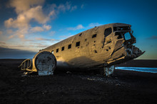 Crashed Douglas DC-3 Iceland