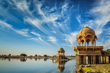 Fototapete - Indian landmark Gadi Sagar in Rajasthan