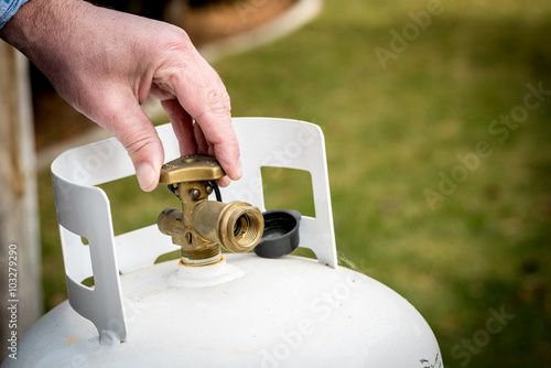 Backyard propane tank valve adjustment Fototapeta