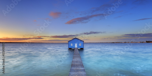 Fotografía Sunrise at Matilda Bay boathouse in Perth, Australia
