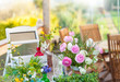 Frühling auf der Terrasse, Dekoration mit Blumen