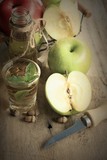 Fototapeta Kuchnia - apple grren with juices