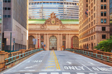 Grand Central Terminal Viaduc And Old Entrance