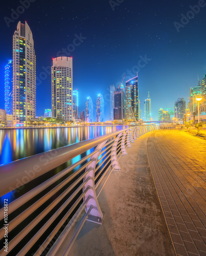 Nowoczesny obraz na płótnie The beauty panorama of Dubai marina. UAE