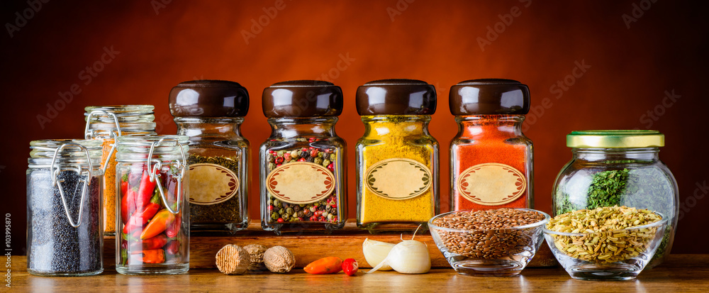 Obraz na płótnie Food Spices in glasses w salonie