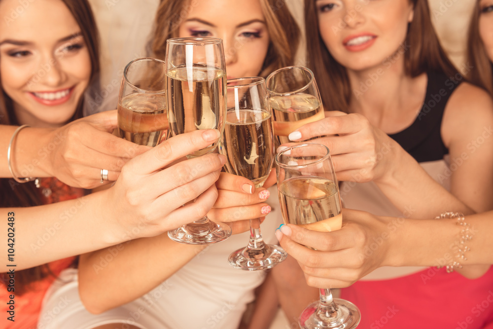 Close up photo of girls celebrating a bachelorette party and cli - obrazy, fototapety, plakaty 