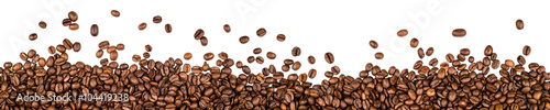 Fotografía coffee beans isolated on white background