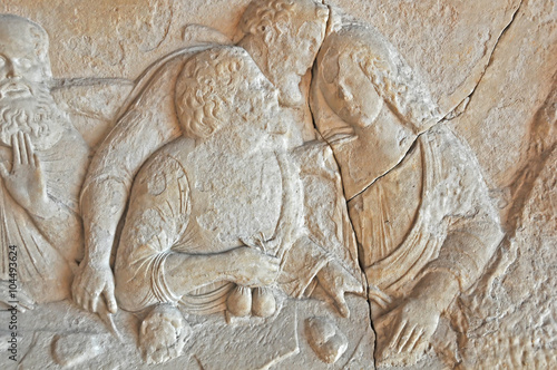 Fotografía Ancient roman sculpture in marble representing betrayal
