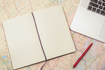 Accessories for the planning and preparation of travel with maps and computer