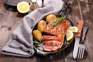 Canvas Print - grilled duck breast