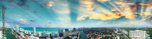 Plakat Miami Beach - widok z lotu ptaka w słoneczny dzień