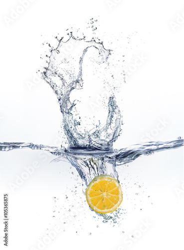 Fototapeta do kuchni water splashing with fruits