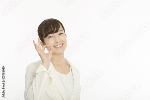 女性 Okサイン 笑顔 パーツカット カメラ目線 白バック Stock Photo Adobe Stock 女性 Okサイン 笑顔 パーツカット カメラ目線 白バック Stock Photo Adobe Stock