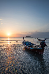 Canvas Print - Longtail boat snset