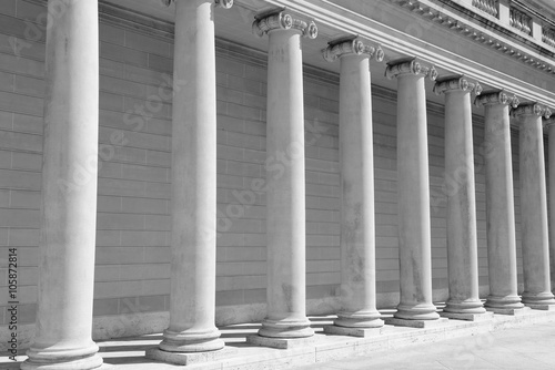 Naklejka dekoracyjna Black and White Pillars